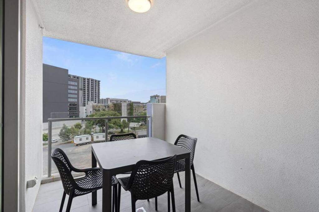 Lovely 2- Bedroom Rental Unit With Free Parking Brisbane Exterior foto